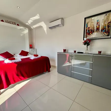 Rooftop Jacuzzi Scls Cannes